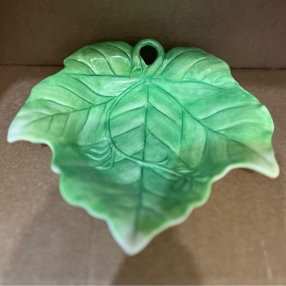 Set of 4 Fitz and Floyd leaf dishes - 3 bowls and a plate - Picture 8 of 9